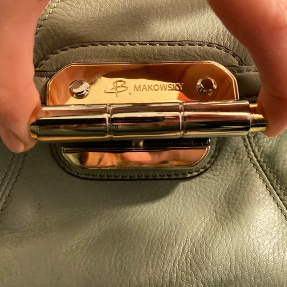 B. Makowsky phenomenal purse, plethora of pockets, butter leather, gold hardware - Picture 13 of 13